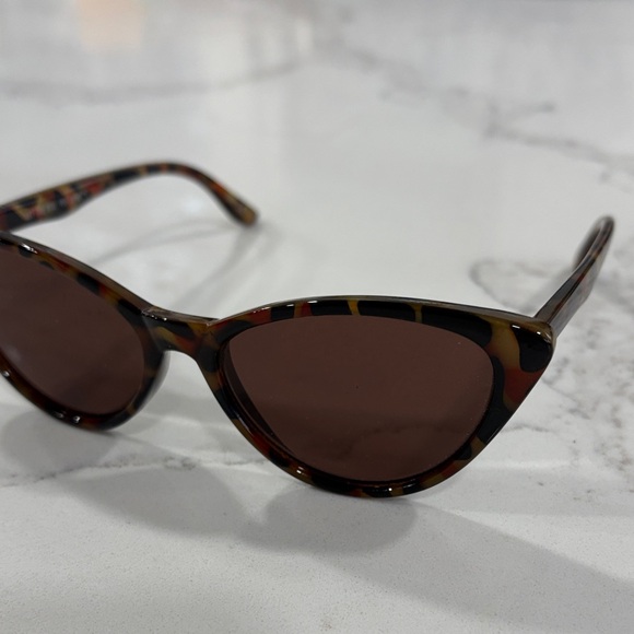 Aerie Tortoise Frame Cat-Eye Sunglasses - Picture 8 of 10